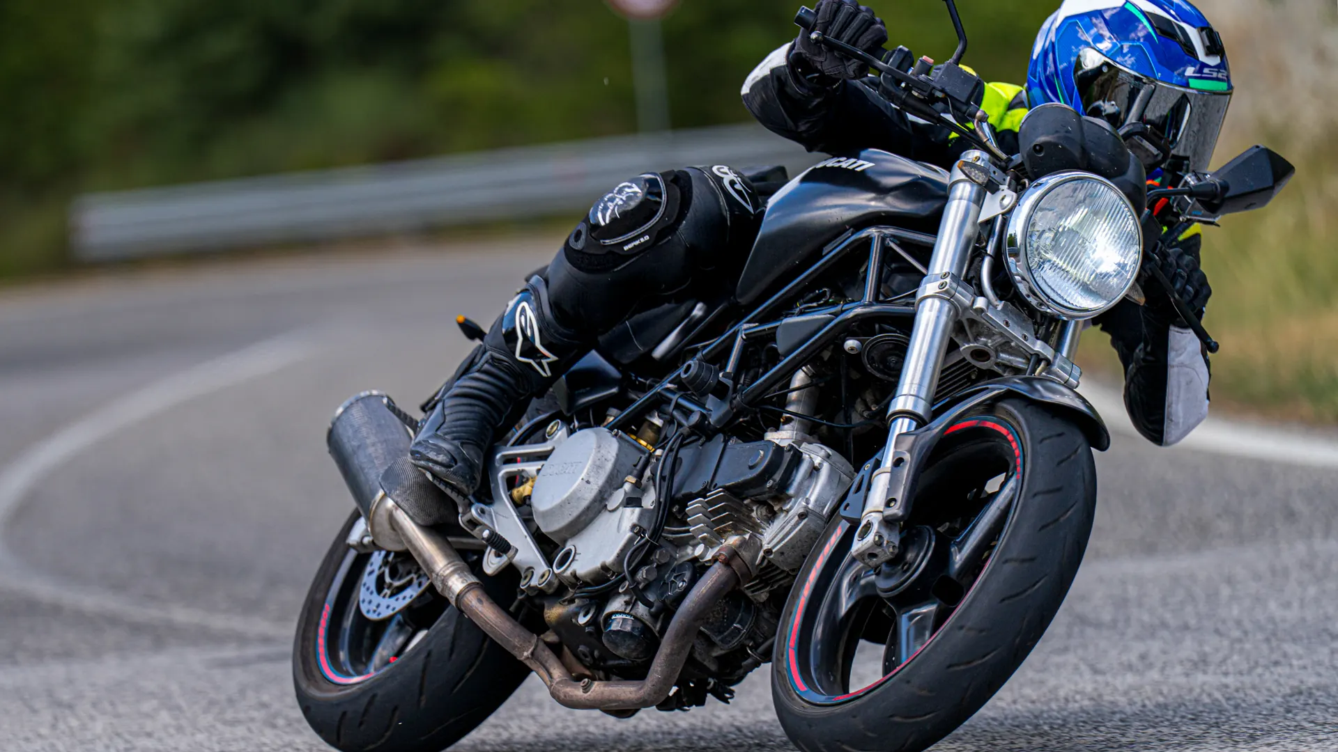 Motociclista fotografato a Bocca Serriola - FotoMoto.Click