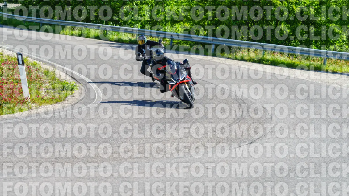 fotomotoclick-viamaggio-14-06-2026-18-09-34