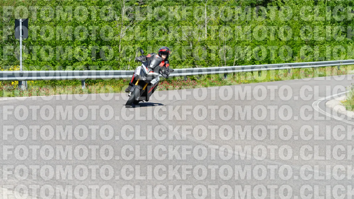 fotomotoclick-viamaggio-14-06-2026-275-10-04