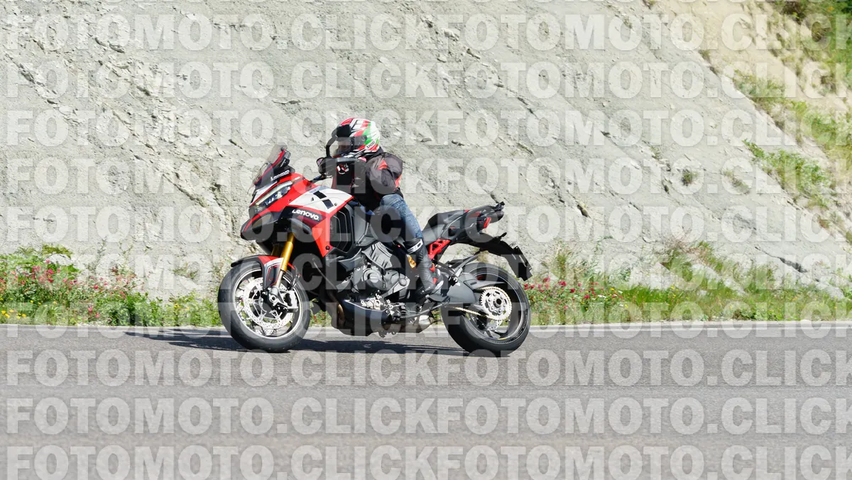 fotomotoclick-viamaggio-14-06-2026-333-10-11